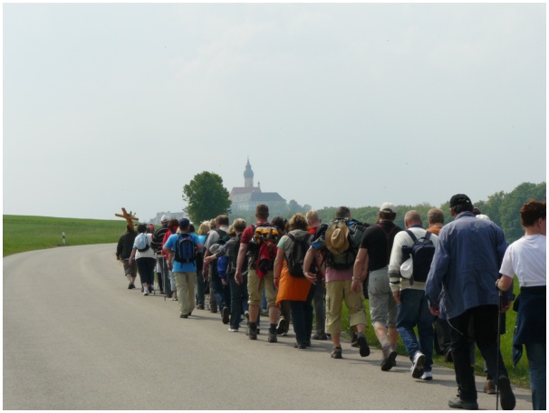 584x433 pixels (68K)